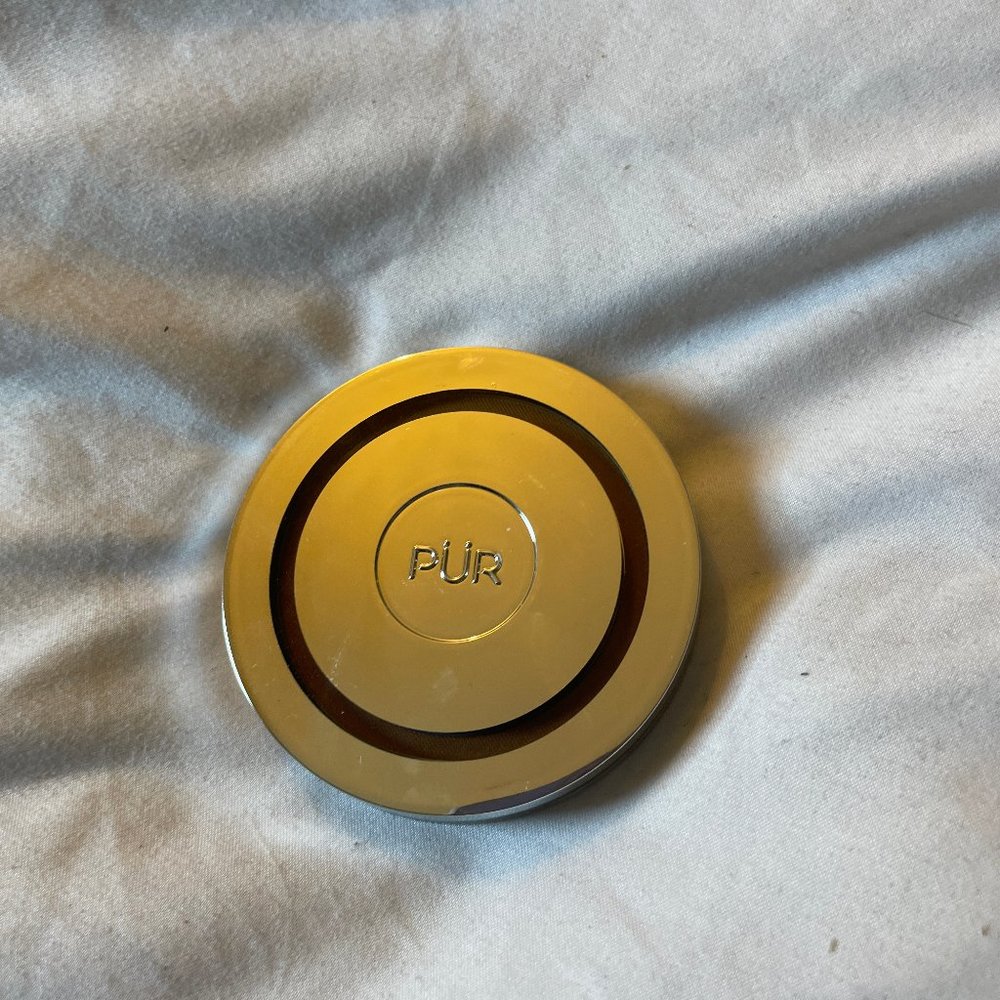 PÜR Mineral Glow Illuminating Bronzer Skin Perfecting Powder, New
